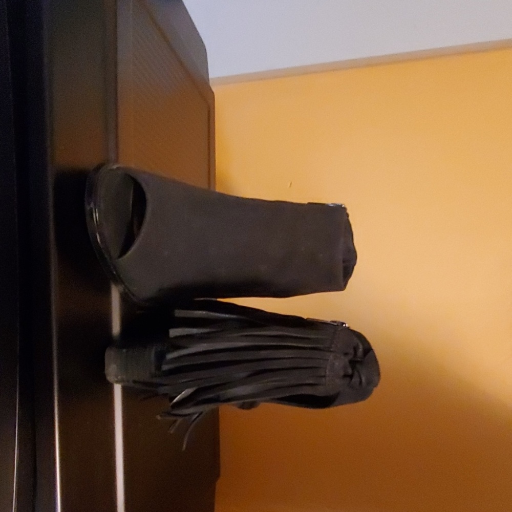 VC Sandles - Picture 2 of 2